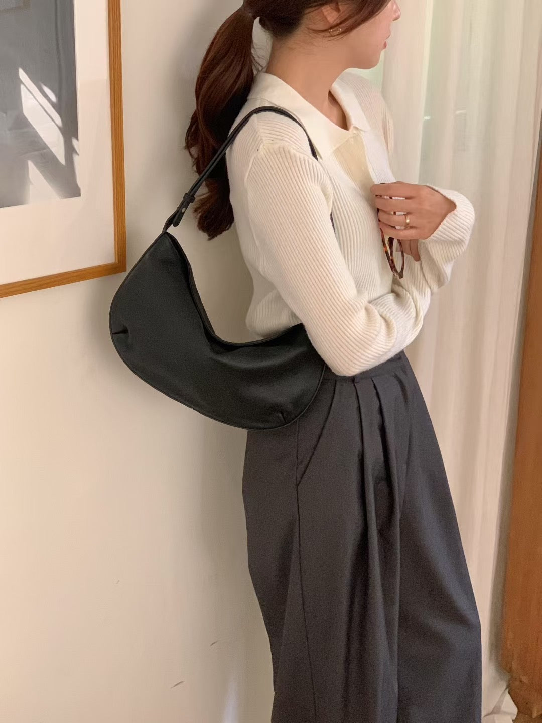 Leather Moon Bag 月型皮袋