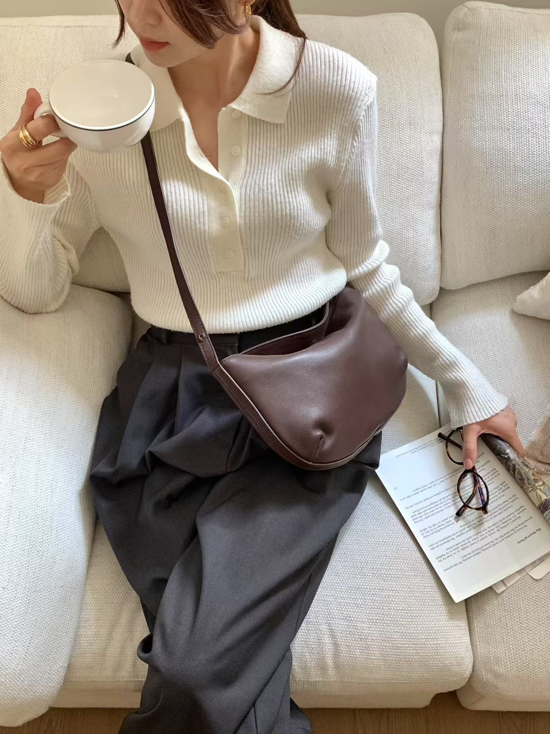Leather Moon Bag 月型皮袋