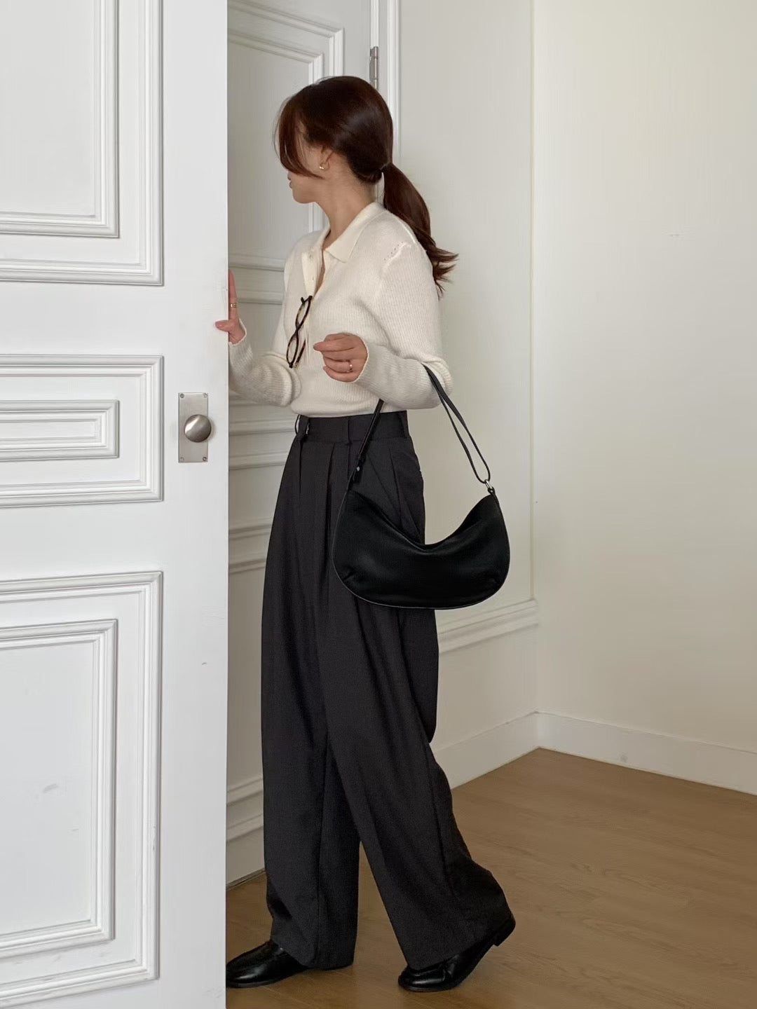 Leather Moon Bag 月型皮袋