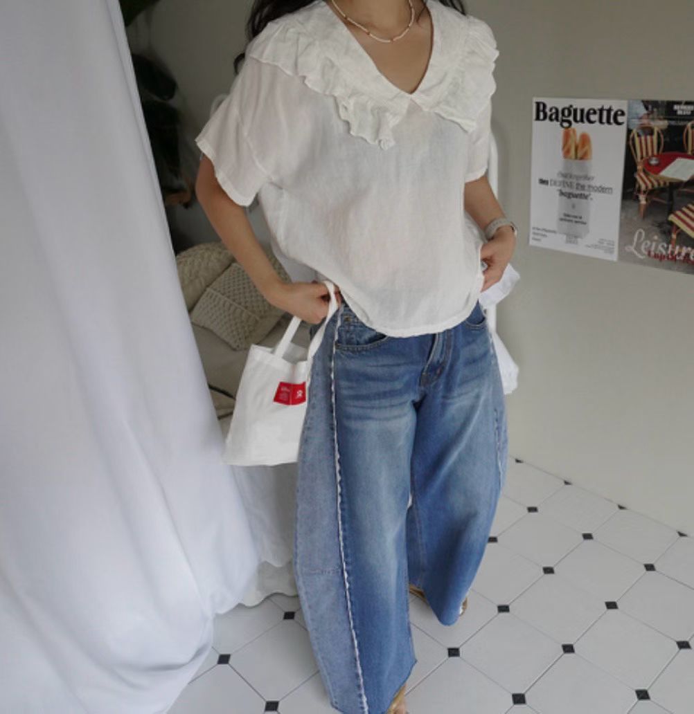 #102 Trendy Jeans 時尚寬腳併蕾絲邊牛仔褲