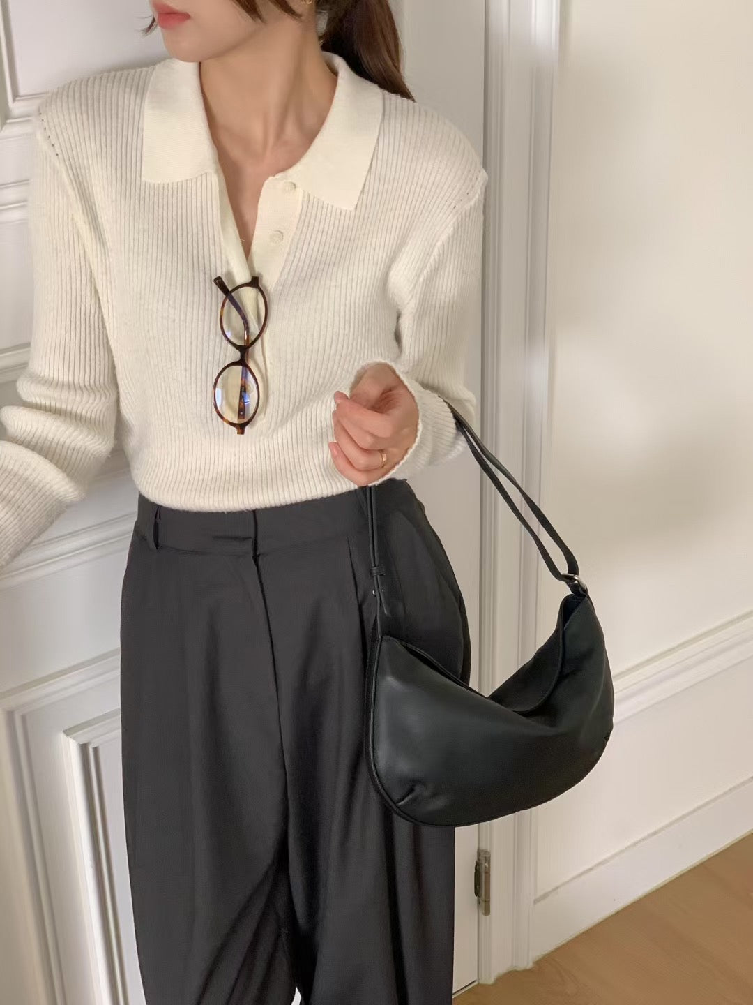 Leather Moon Bag 月型皮袋