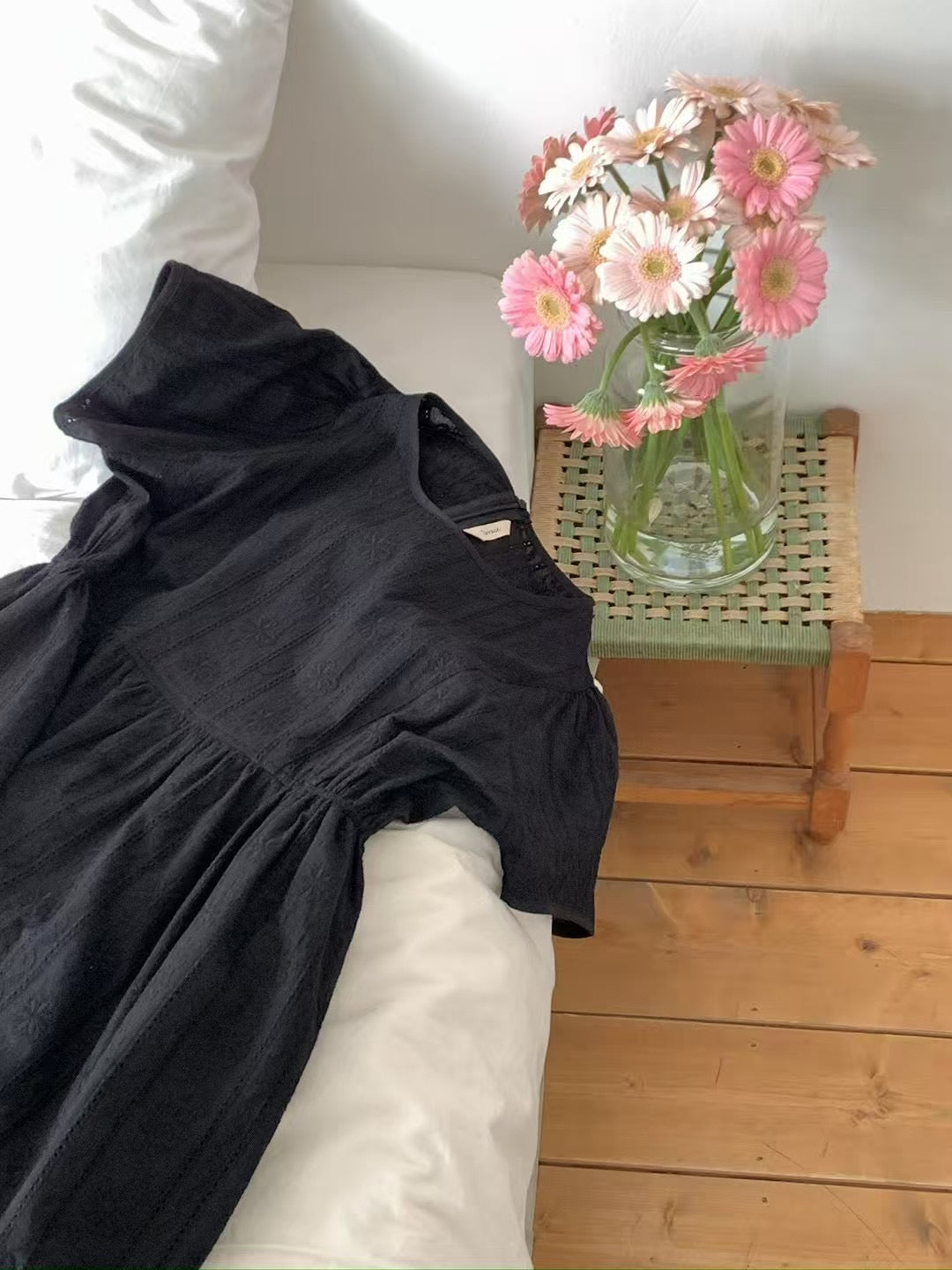 Black Embroidery Dress 黑色刺繡連衣裙
