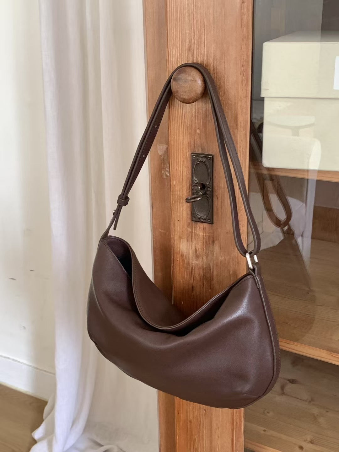 Leather Moon Bag 月型皮袋