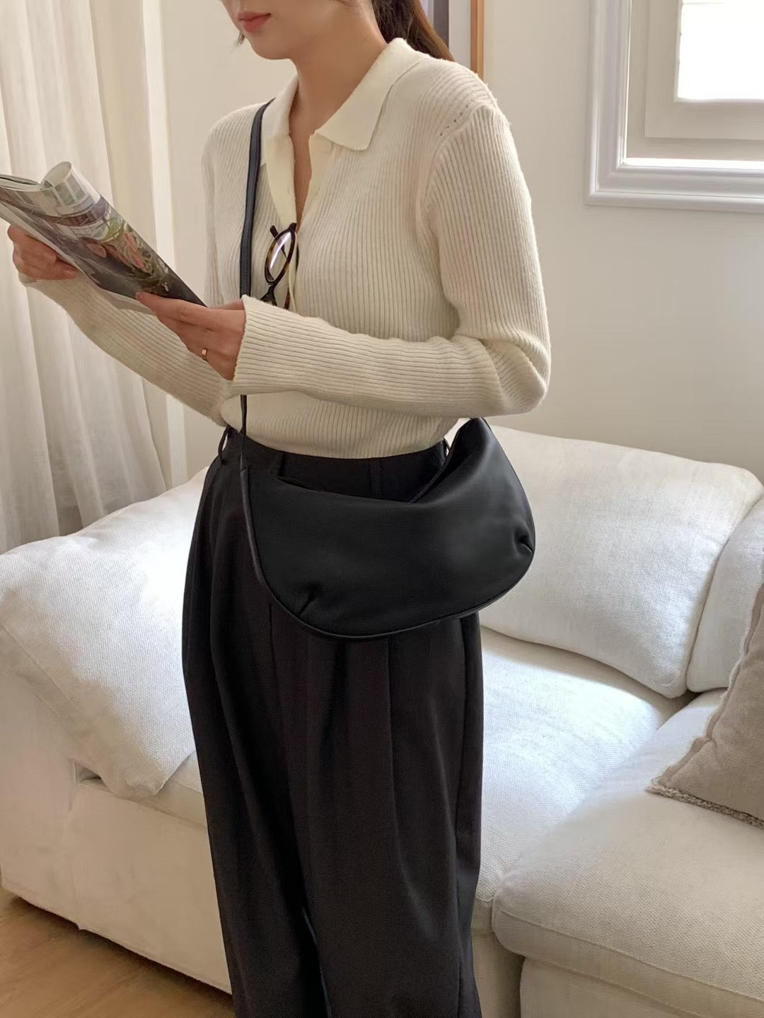 Leather Moon Bag 月型皮袋