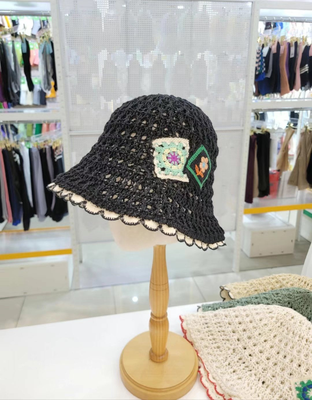 Stitched-logo bucket hat 線冷繡花漁夫帽