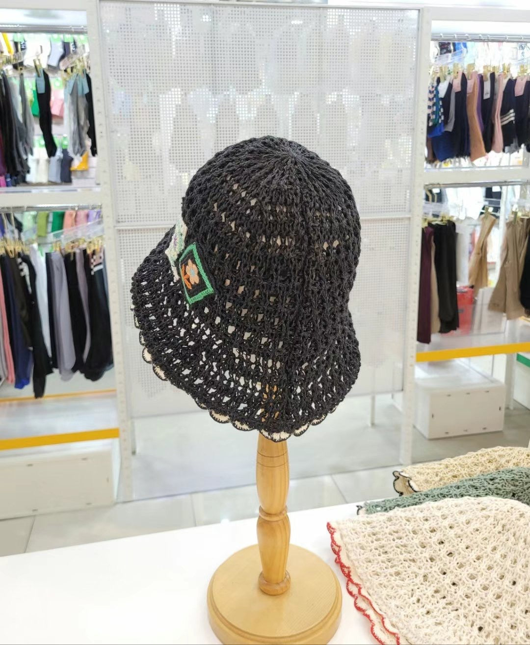Stitched-logo bucket hat 線冷繡花漁夫帽