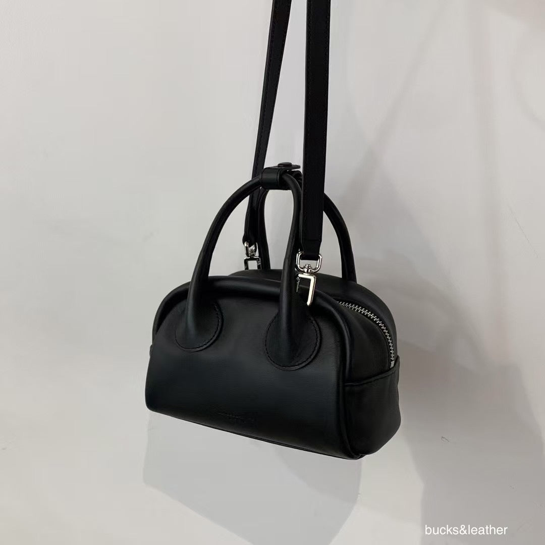 Leather Hang Bag 羊皮手袋