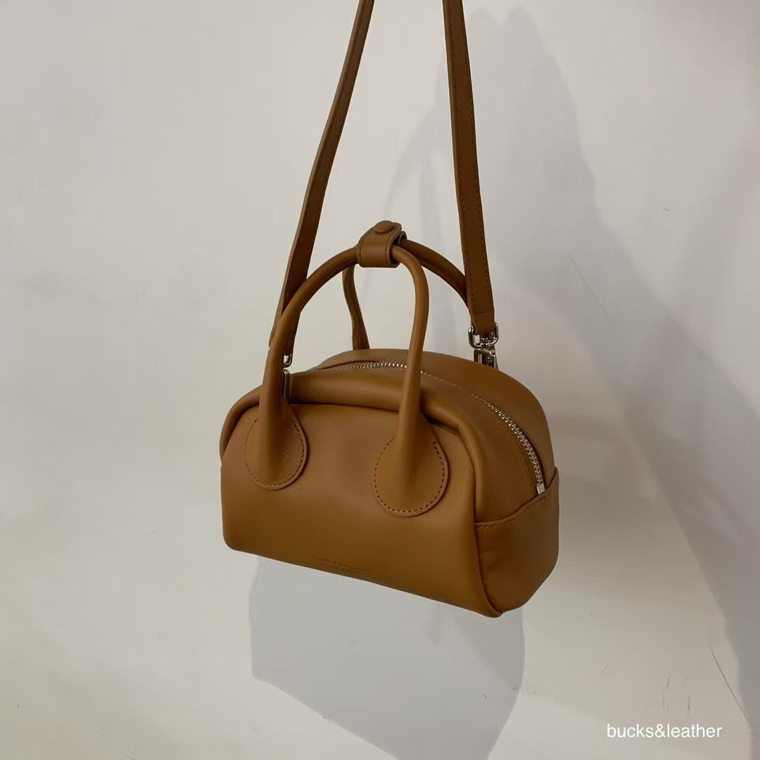 Leather Hang Bag 羊皮手袋