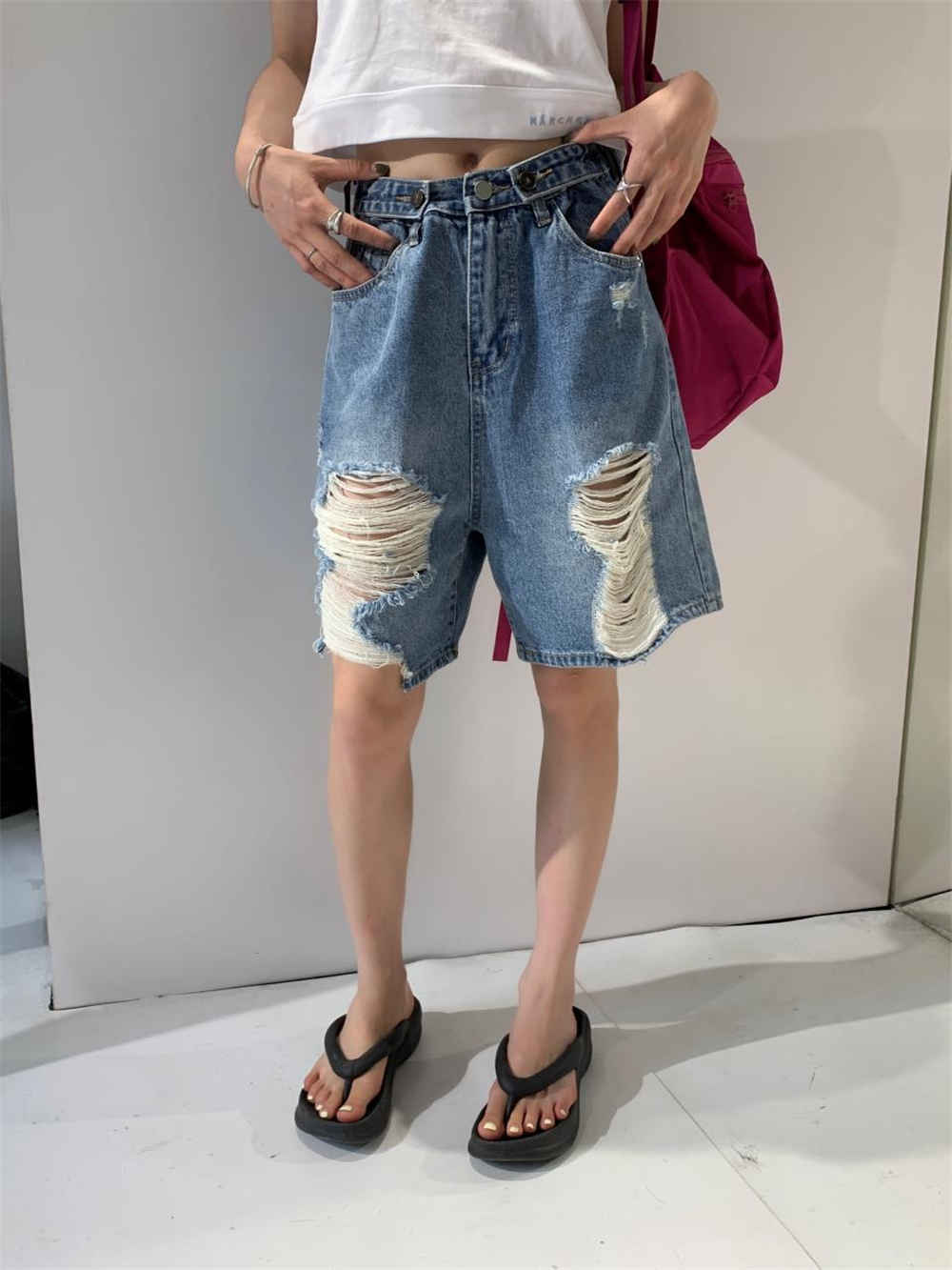 Trendy Short Jeans 時尚爛牛仔短褲