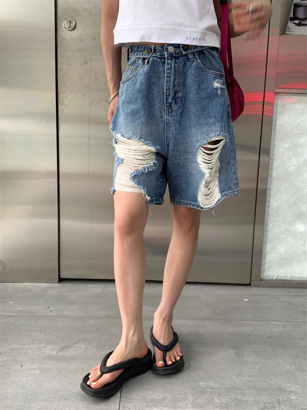 Trendy Short Jeans 時尚爛牛仔短褲