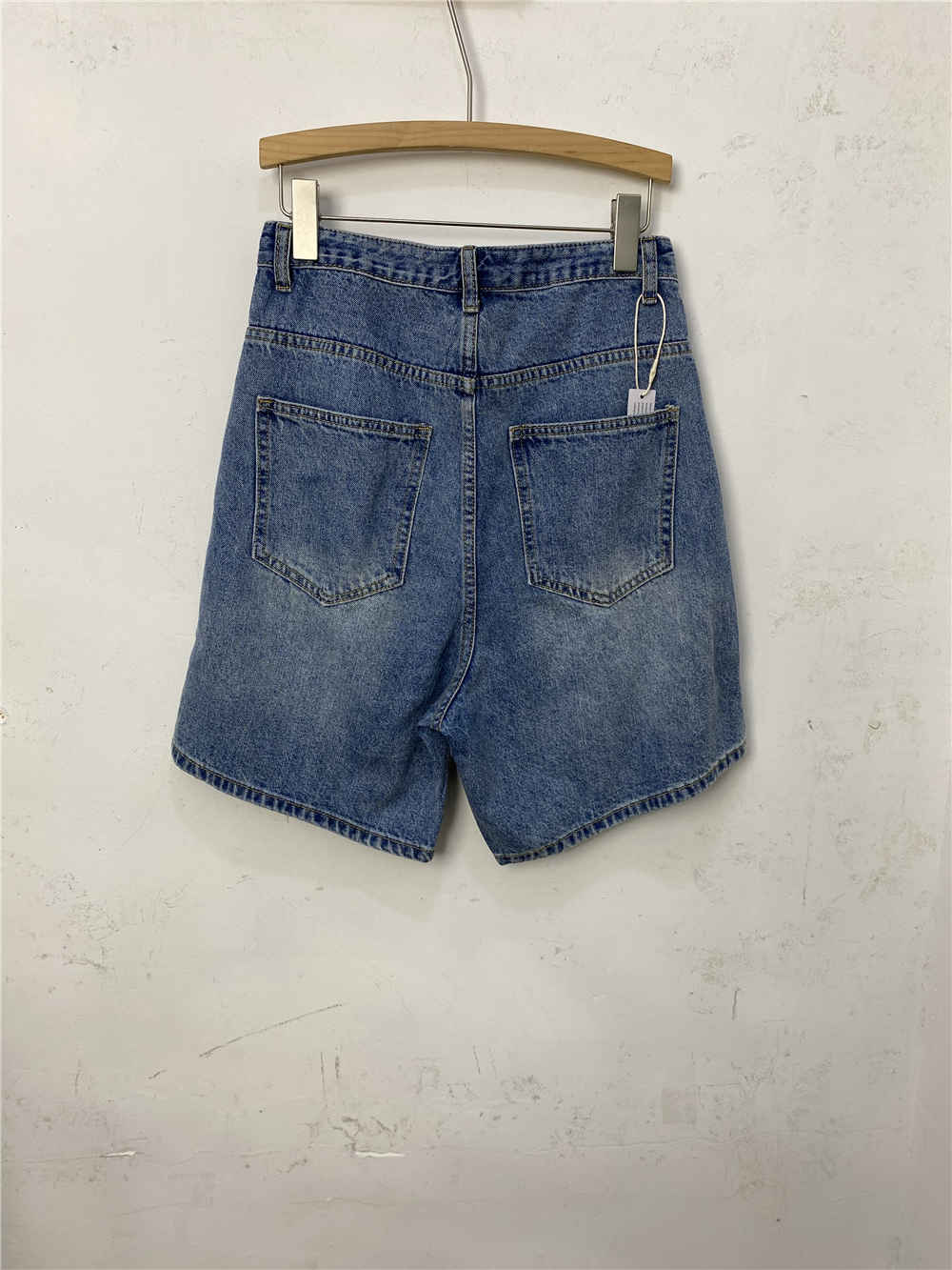 Trendy Short Jeans 時尚爛牛仔短褲