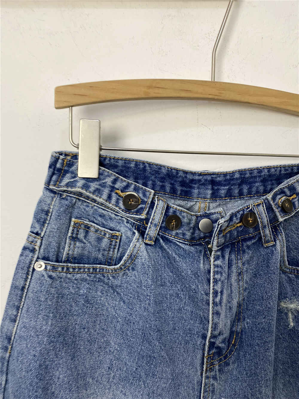 Trendy Short Jeans 時尚爛牛仔短褲